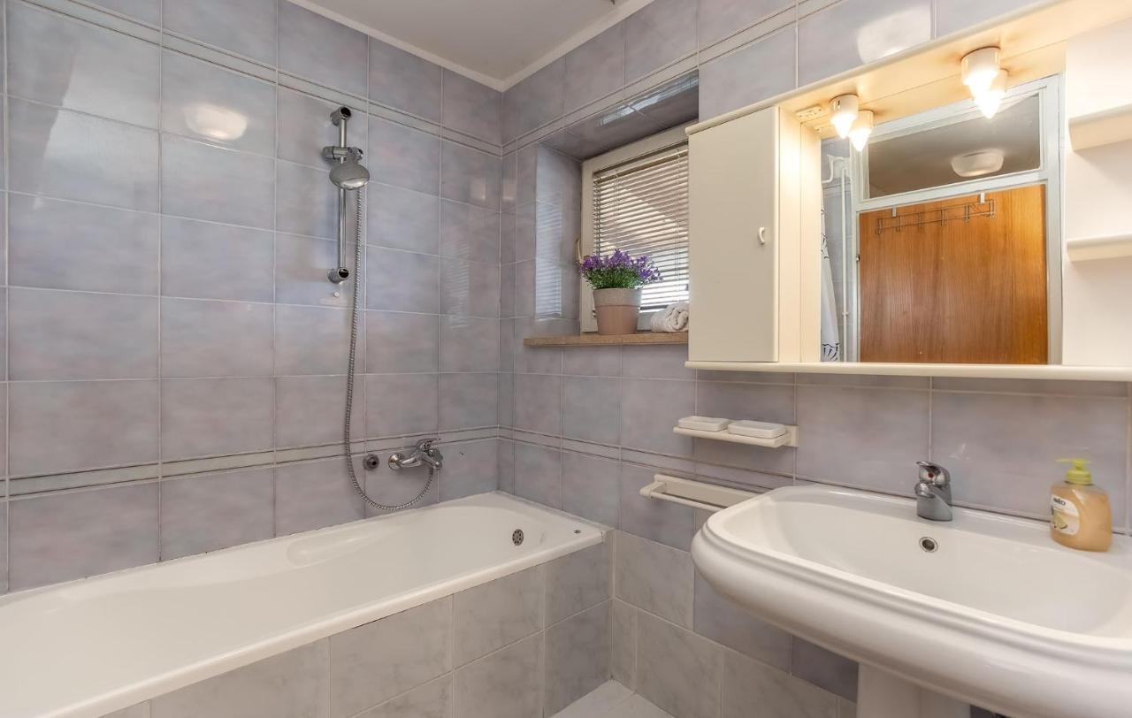 Rina B4 Apartman Poreč Kültér fotó