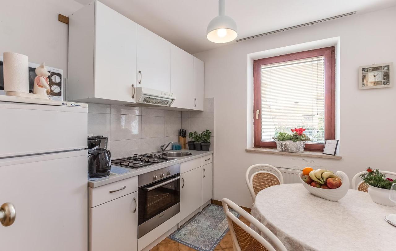 Rina B4 Apartman Poreč Kültér fotó