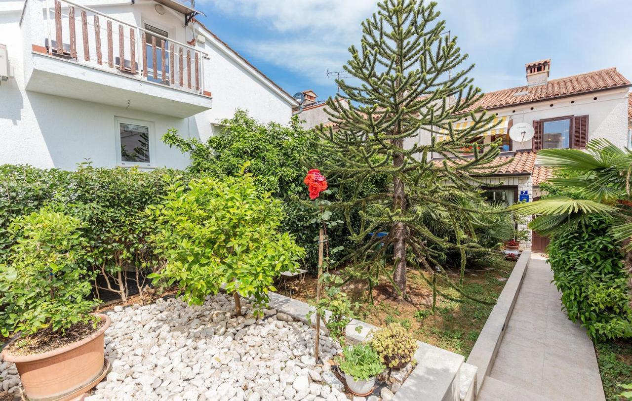 Rina B4 Apartman Poreč Kültér fotó