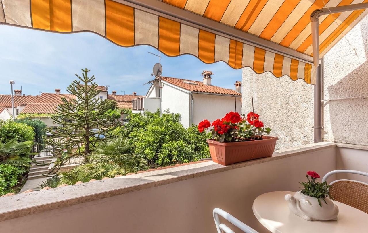 Rina B4 Apartman Poreč Kültér fotó