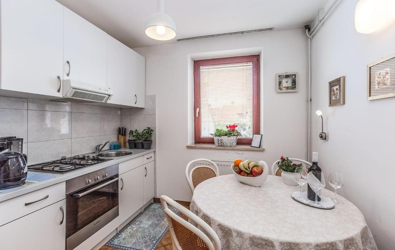 Rina B4 Apartman Poreč Kültér fotó